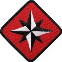 Kompass Outdoor Aufnäher von Club of Heroes. 46 mm Rot