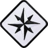 Kompass Outdoor Aufnäher von Club of Heroes. 46 mm Weiss