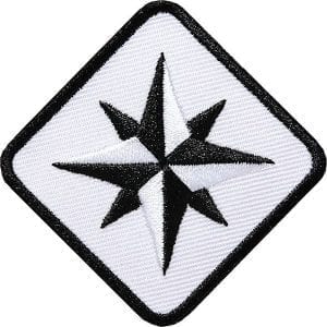 Kompass Outdoor Aufnäher von Club of Heroes. 46 mm Weiss