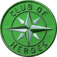 Grün COH Kompass Patch Bügelbild Aufnäher mit Kompass Olive. Aufnäher von Club of Heroes. Hochwertig gestickte Patches wie Aufbügler Bügelbilder Bügelflicken zur Veredelung von Textilien, zum Aufbügeln oder Aufnähen auf Jacken, Kleidung.
