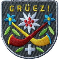 Alphorn Grüezi Aufnäher Grau. Aufnäher von Club of Heroes. Hochwertig gestickte Patches wie Aufbügler Bügelbilder Bügelflicken zur Veredelung von Textilien, zum Aufbügeln oder Aufnähen auf Jacken, Kleidung.